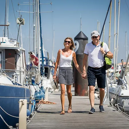 Апартаменты Le Mary Time Face